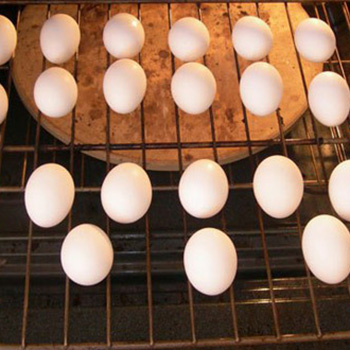 Umjesto kuvana u vodi, jaja pečena u rerni...