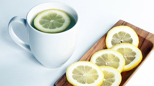 Započnite dan sa toplom vodom i limunom