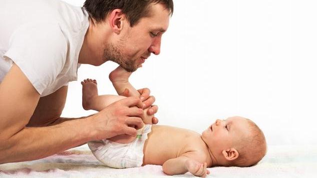 Majke i očevi jednako su dobri u prepoznavanju bebinog plača