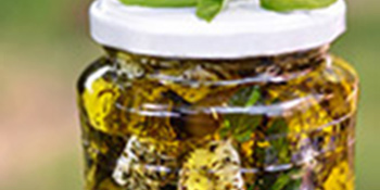 Feta sa začinima u maslinovom ulju